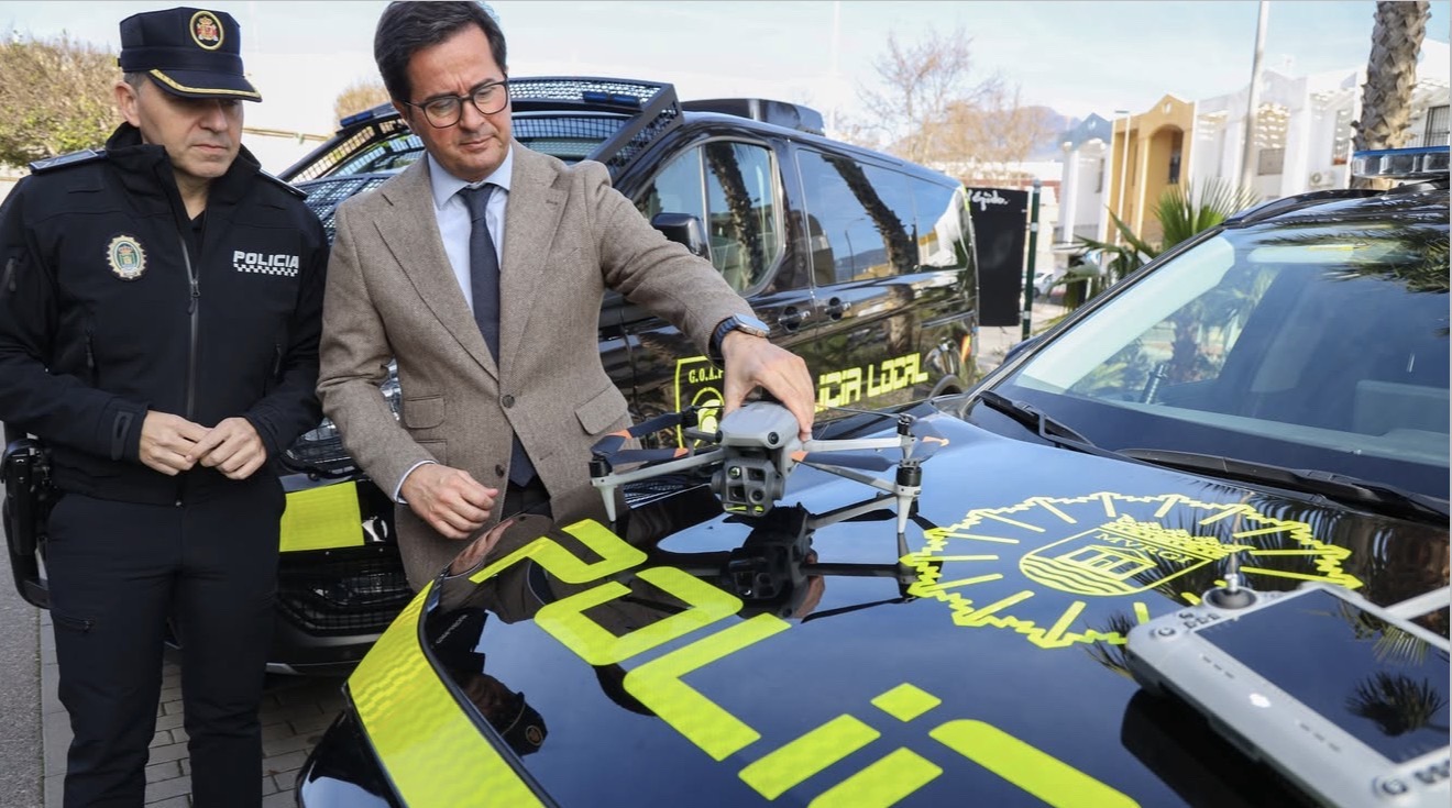 La Policía Local de El Ejido incorpora un dron de última generación y un nuevo vehículo para reforzar la patrulla rural